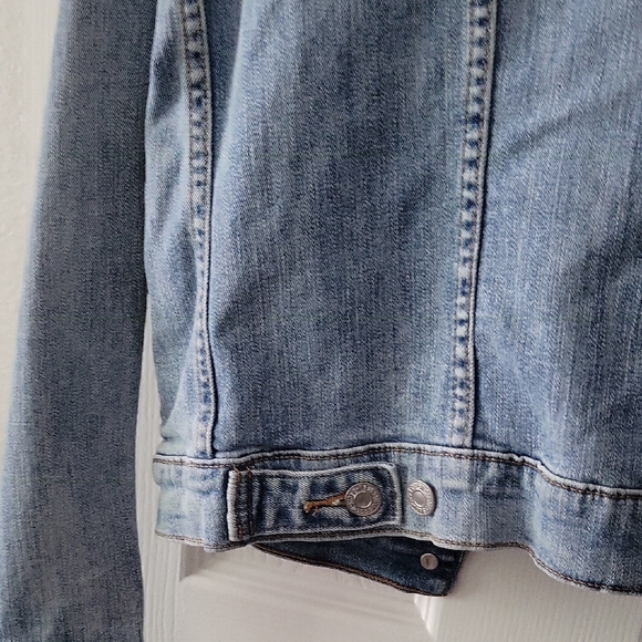 Levi's Women's Light Blue Jean Jacket - Picture 4 of 4